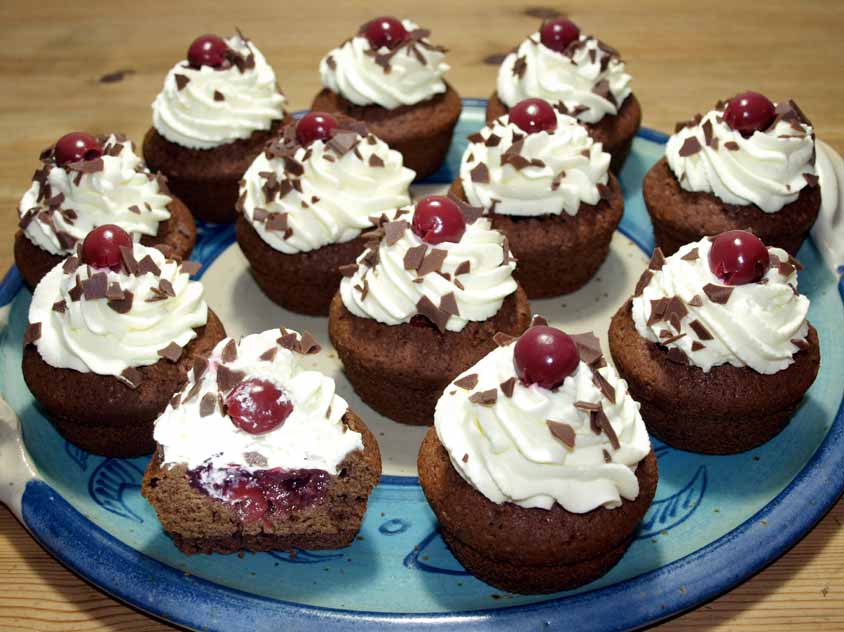 Schwarzwälder Kirsch Muffins Rezept Cupcakes mit oder ohne Kirschwasser ...