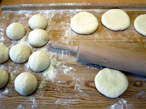 Burgerbrötchen formen