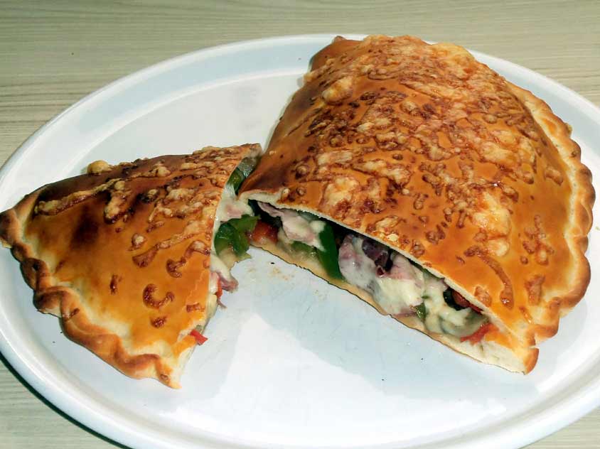 Pizza Calzone Rezept - Mit Pizzateig Calzone selber machen