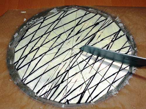 Erdbeertorte verzieren