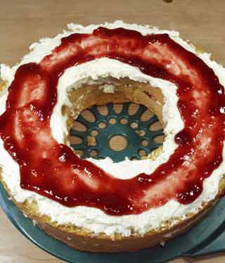 Frankfurter Kranz zusammenbauen