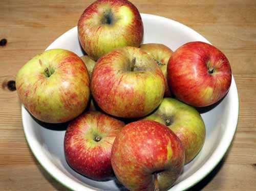 Äpfel für gedeckter Apfelkuchen