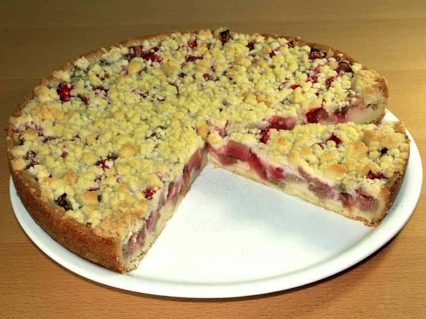 Rezept Rhabarberkuchen mit Baiser oder Streusel, Pudding und Mürbeteig