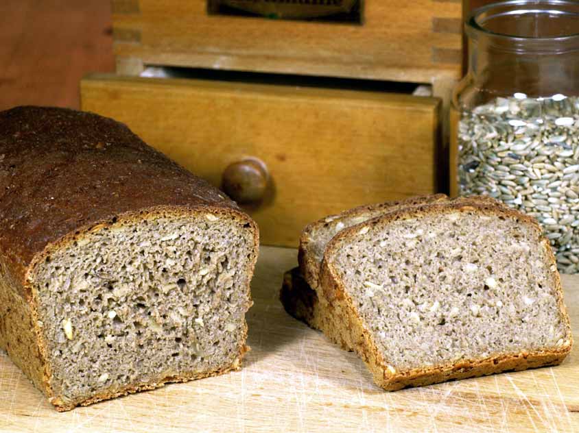 Vollkorn-Roggenbrot Rezept - Sauerteigbrot aus Sauerteig selber backen ...