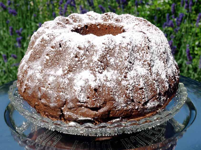 Saftiger Rotweinkuchen Rezept in Gugelhupfform oder Kastenform mit ...