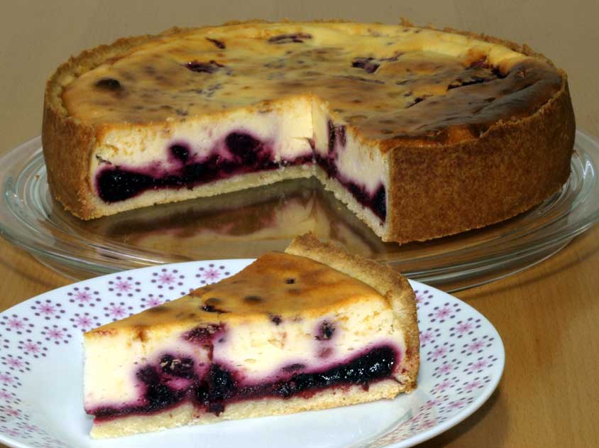 Schwarze Johannisbeerkuchen Rezept mit Quark Käsekuchen Masse und ...